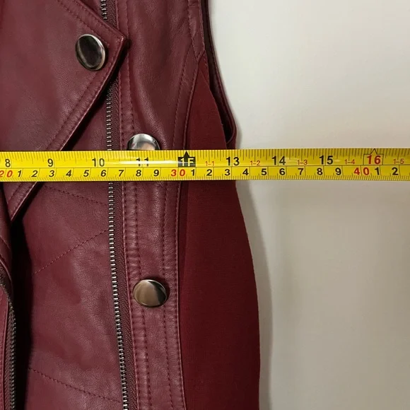 XOXO Women's Burgundy Sleeveless Jacket - Picture 5 of 5